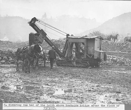 Clearing the bed of the Leith