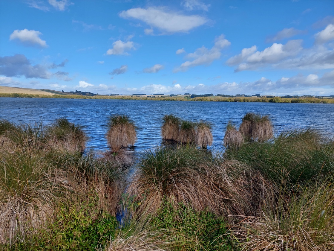 Roto-Nui-a-Whatu Lake Tuakitoto
