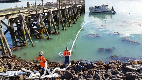 ORC staff responding to a sunken vessel at Oamaru.