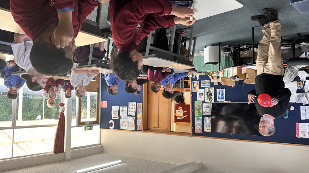 Dr Ian Longley With St Joseph’S School Students May 2026. Photo Ayushi Kachhara
