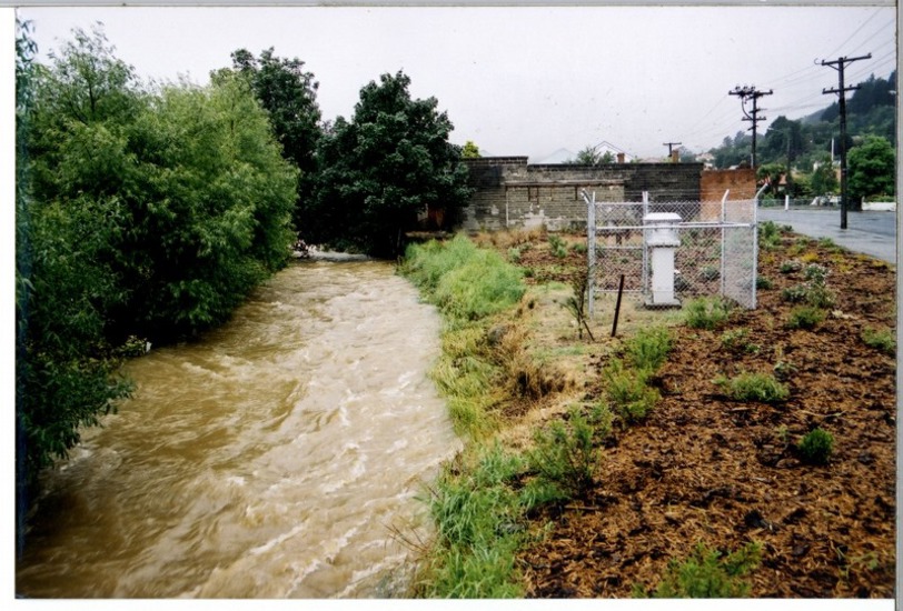 12 Jan 2002 Lindsay Creek At Quarry