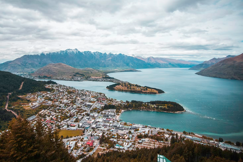 The Towns Unsplash Photo 1512017615494 Fdf6146235ff