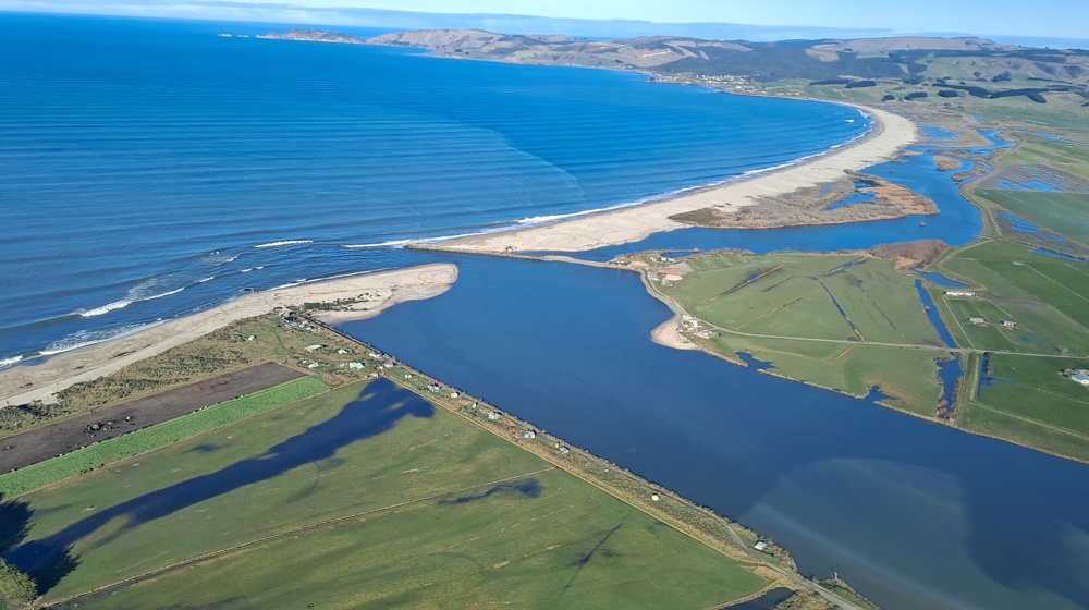 clutha-delta-koau-mouth-pūerua-river-looking-towards-molyneux-bay.jpg